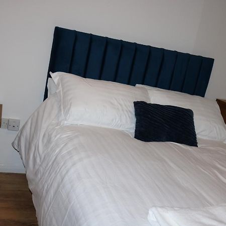 Entire -4 Bedrooms Detached House With Driveway Nottingham Exterior foto