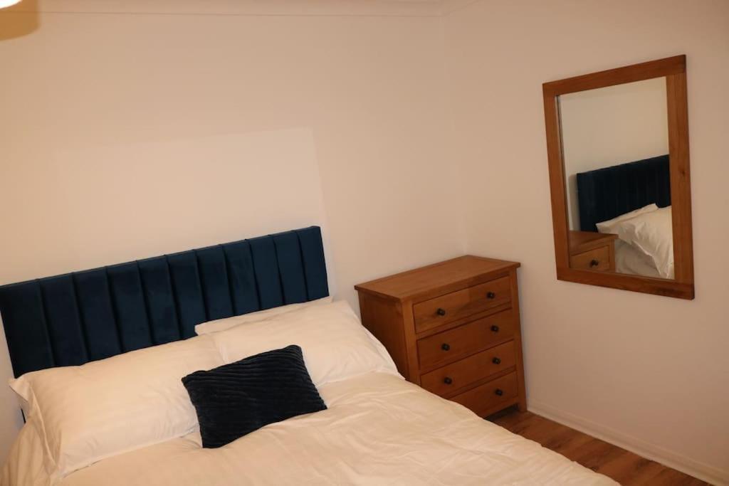 Entire -4 Bedrooms Detached House With Driveway Nottingham Exterior foto